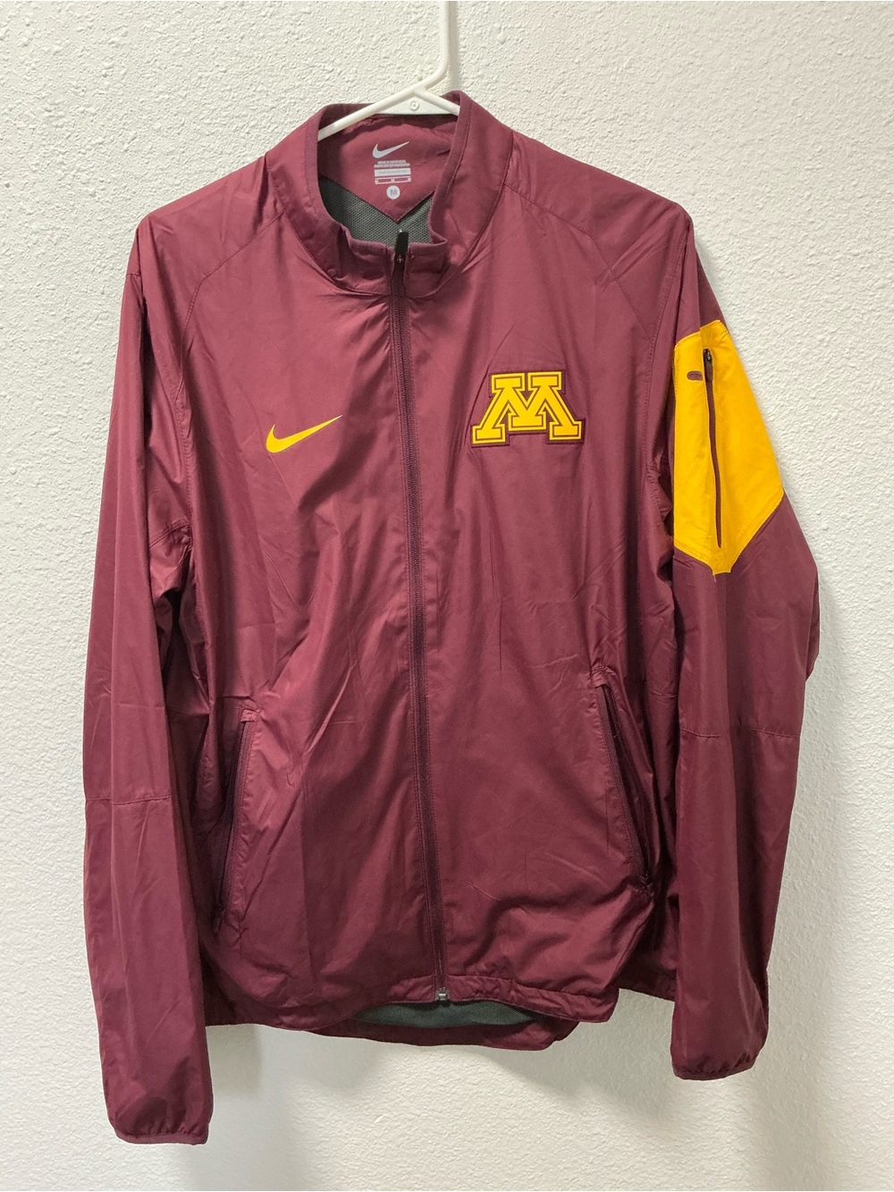 Nike Minnesota Golden Gophers Full Zip Windbreaker Jacket Maroon Gold Medium